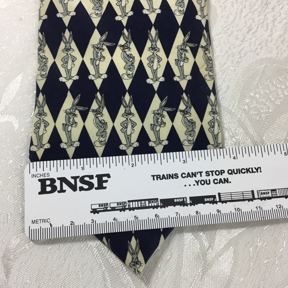 Warner Bros. Studio Store 1997 Bugs Bunny Tie - Picture 3 of 5